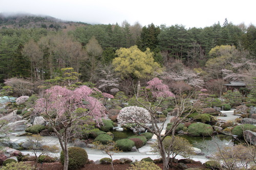 富士山温泉ホテル鐘山苑：庭園