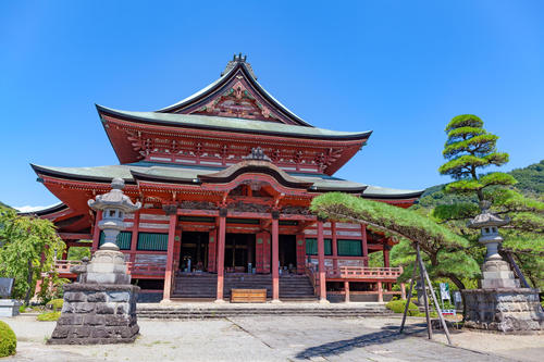 【2月開催】早春の甲斐善光寺詣＆桔梗屋信玄餅とワインセラー満喫のミニバスツアー